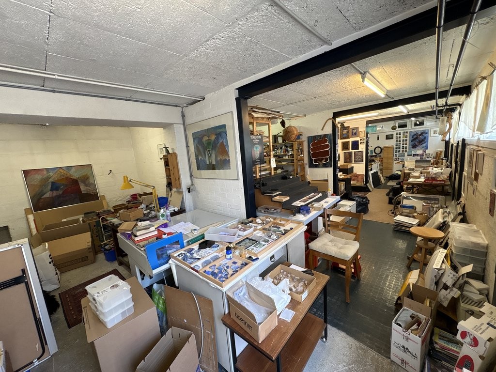 95m² storage room, photo 4 of 6
