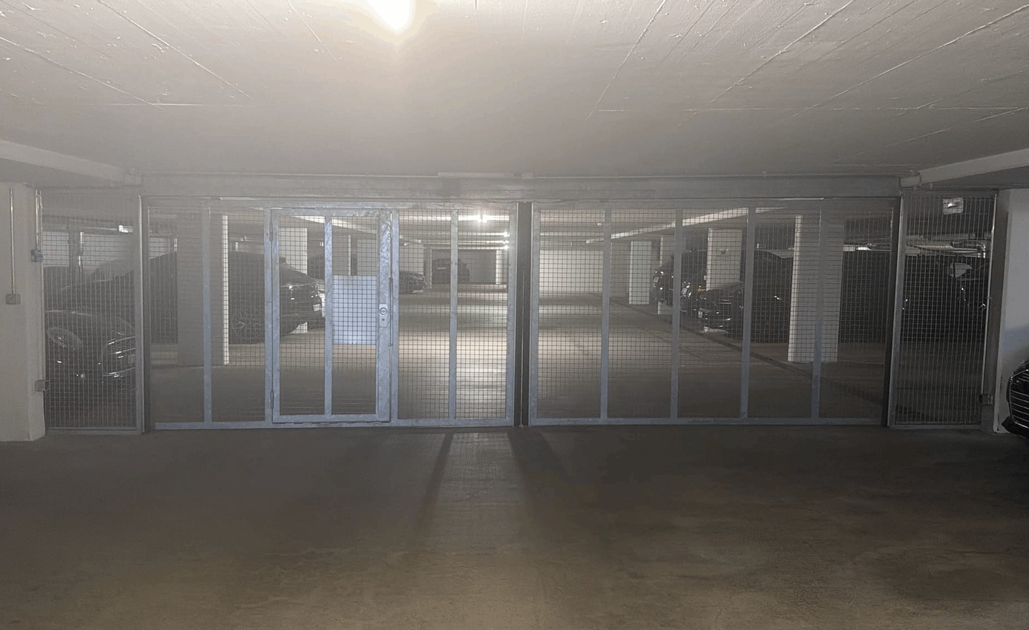 Underground slot, photo 1 of 3