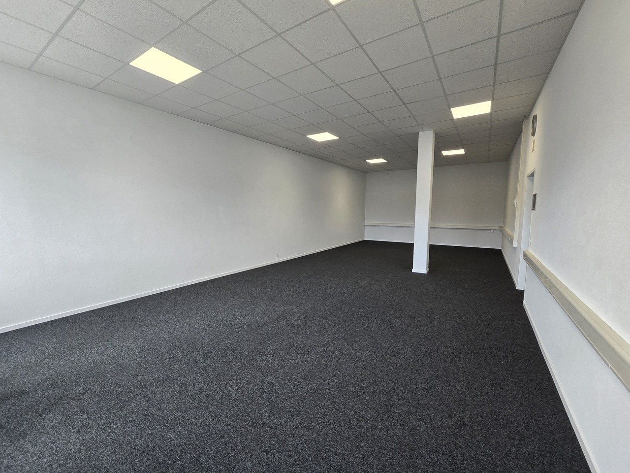 48m² office