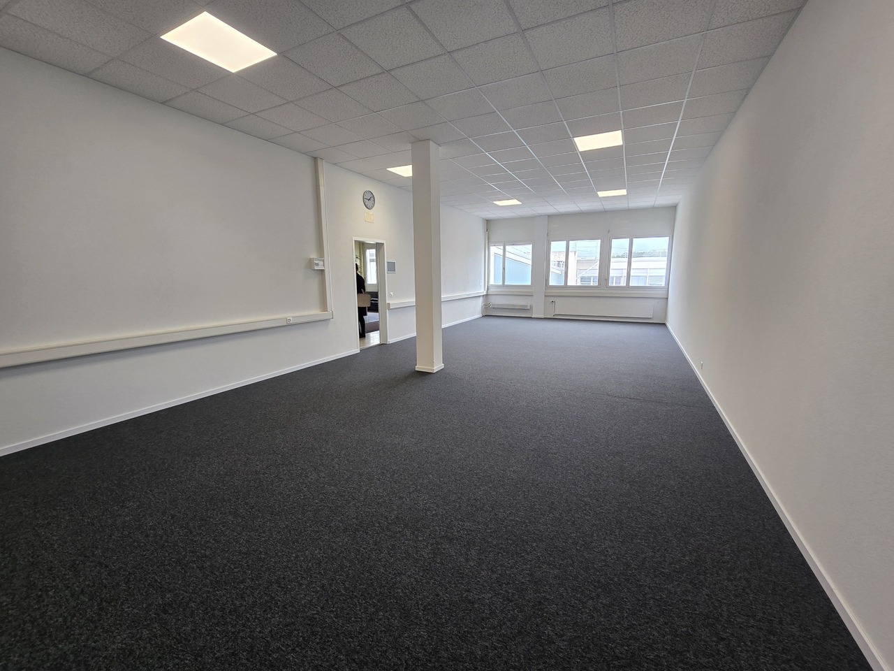 48m² office
