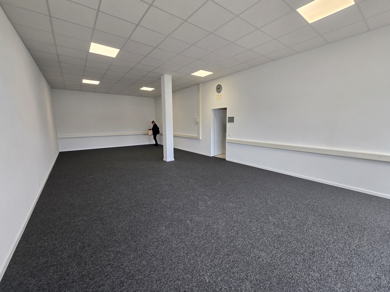 48m² office
