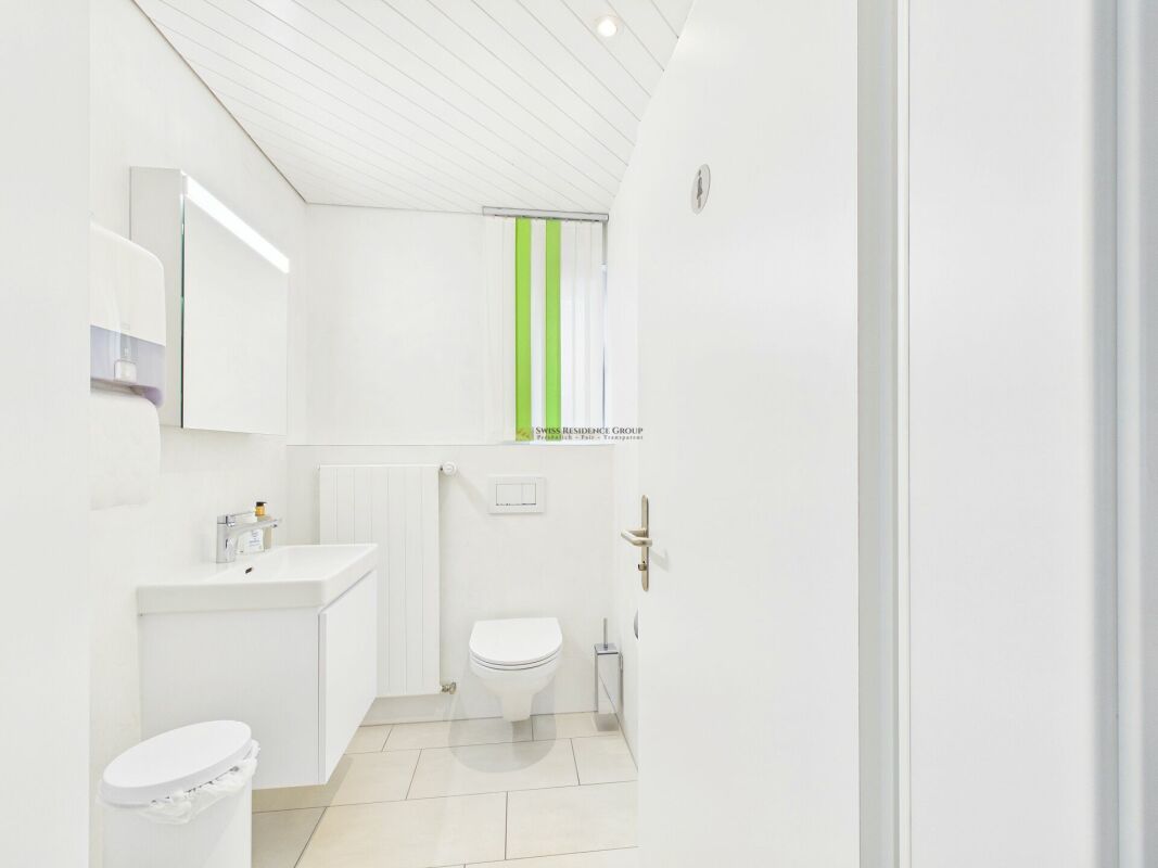 1580m² commercial