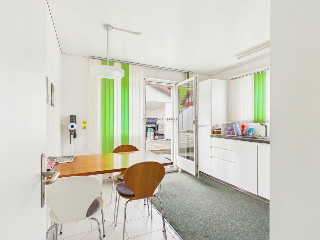 1580m² commercial