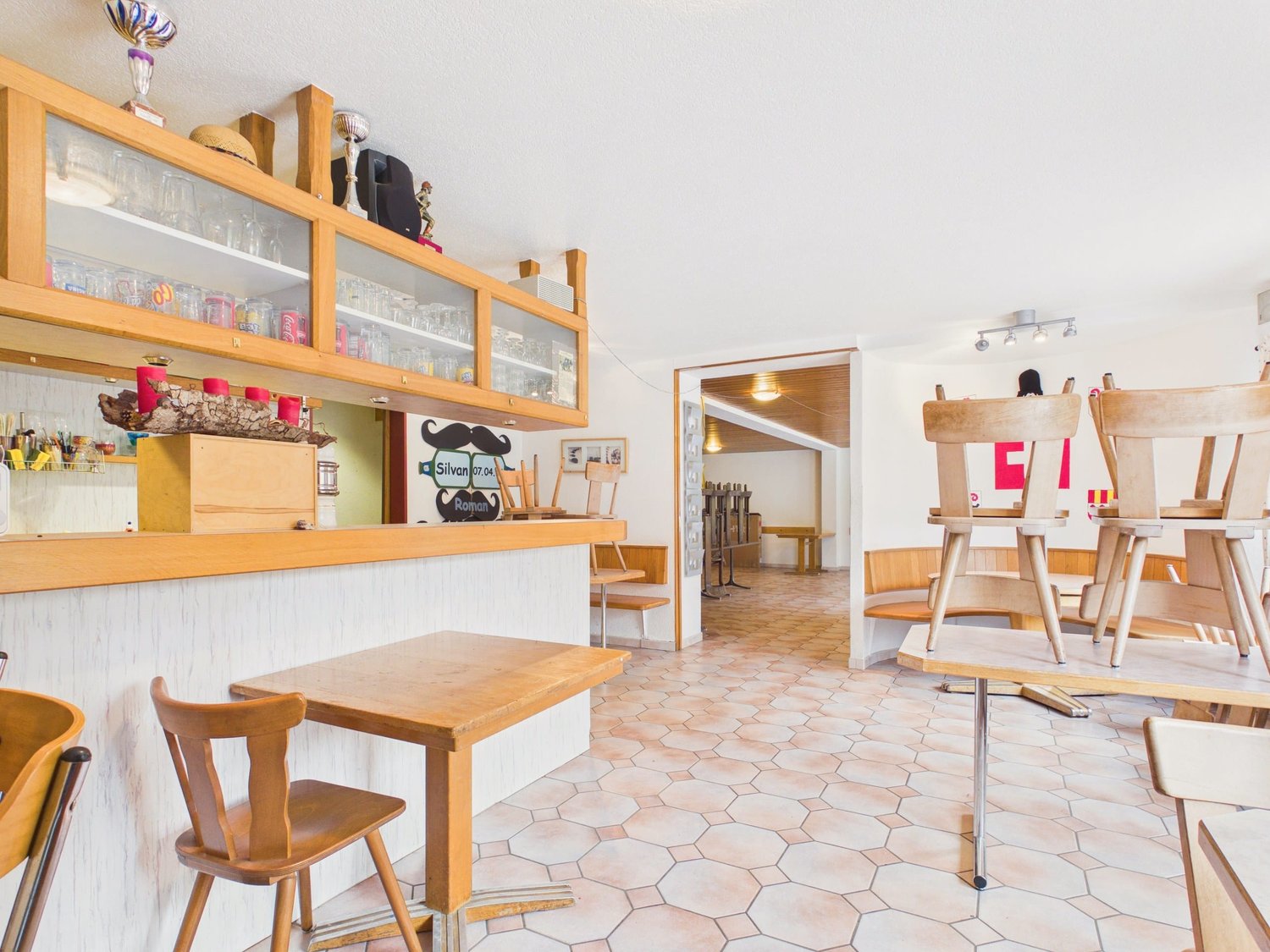 160m² restaurant, photo 2 of 10