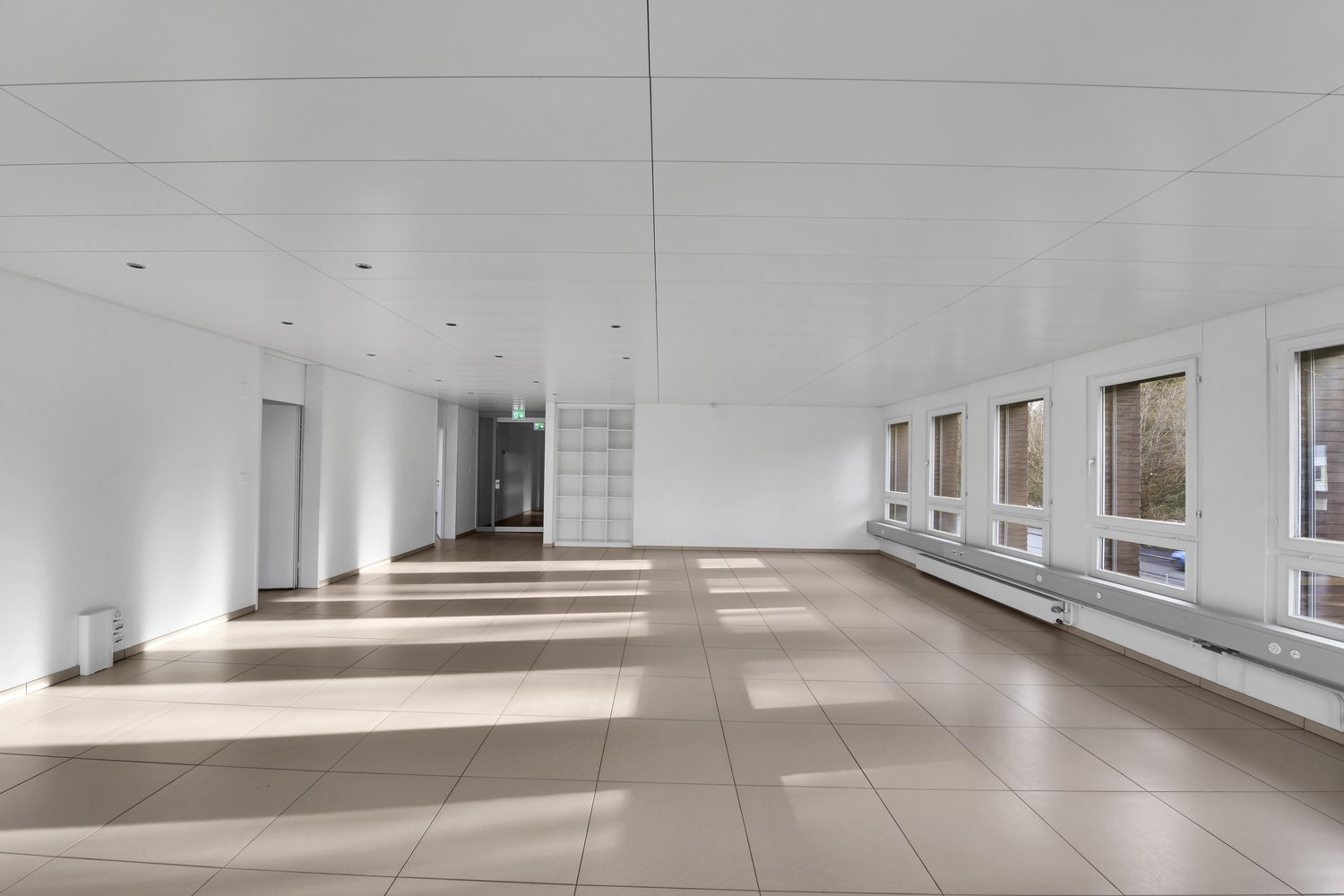 143m² office, photo 1 of 9