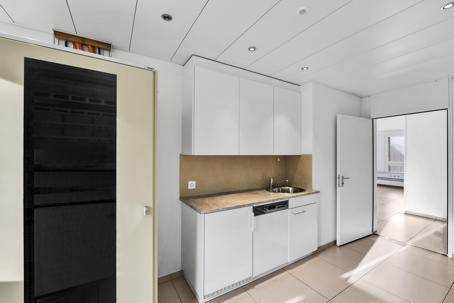 143m² office, photo 5 of 9