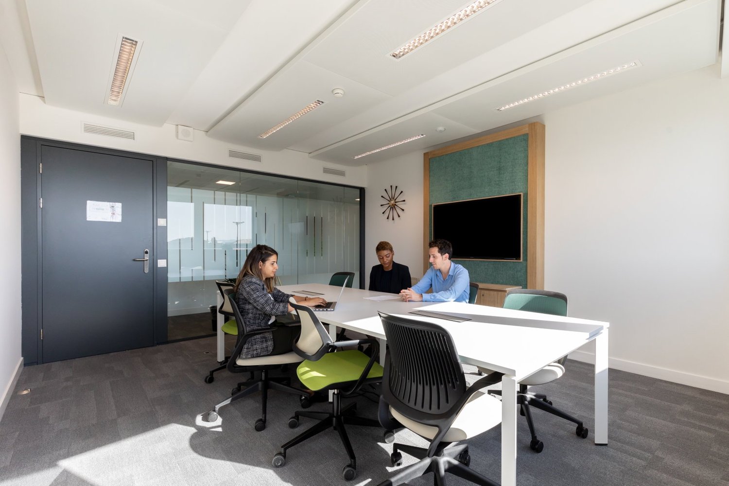 220m² office
