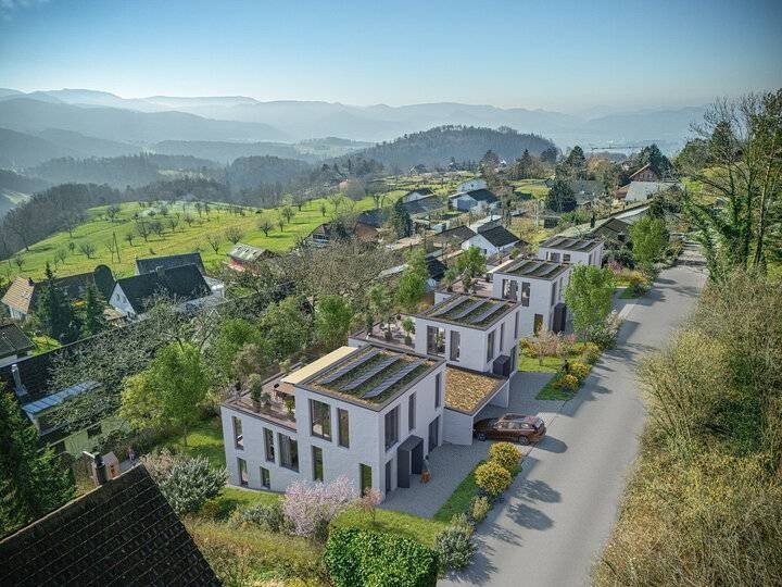 1774m² building land, photo 1 of 9