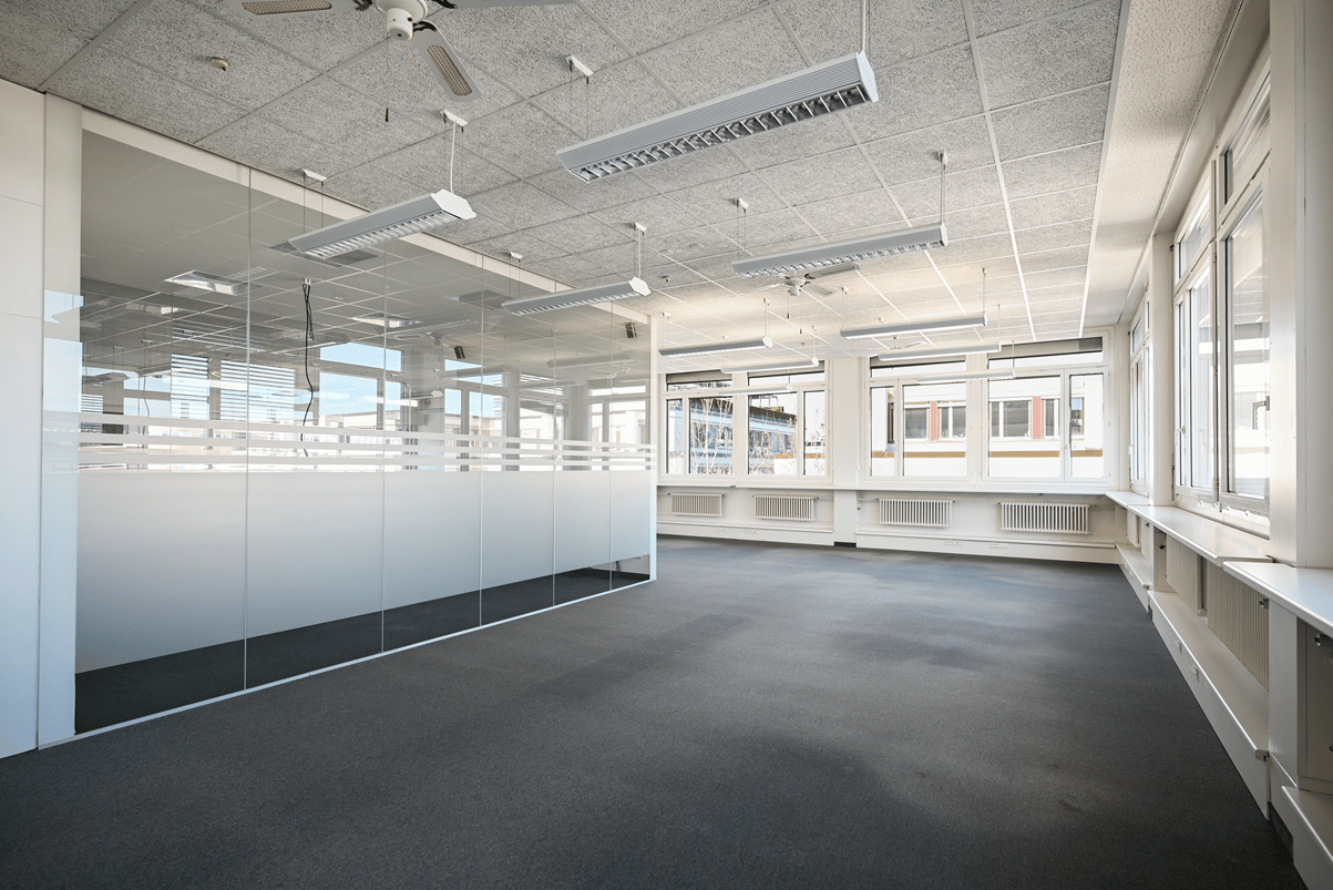 371m² office, photo 3 of 10