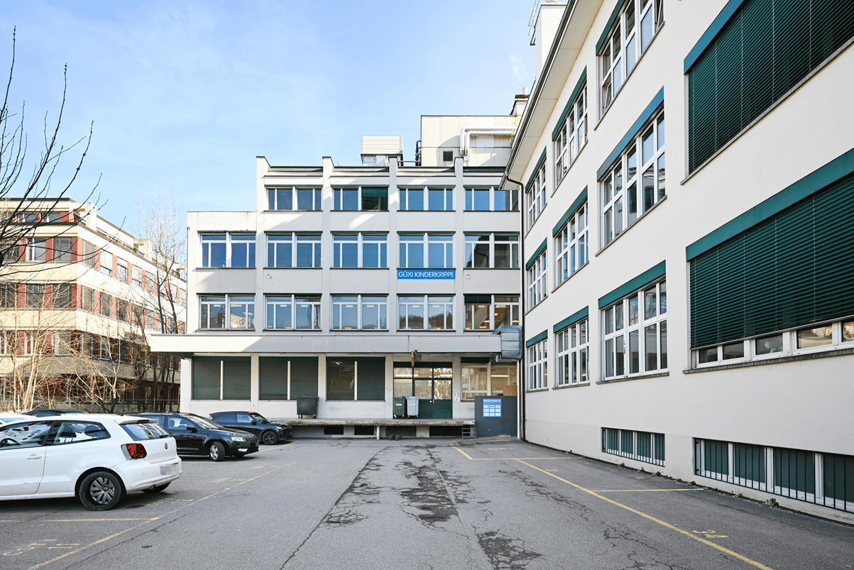 371m² office, photo 1 of 10