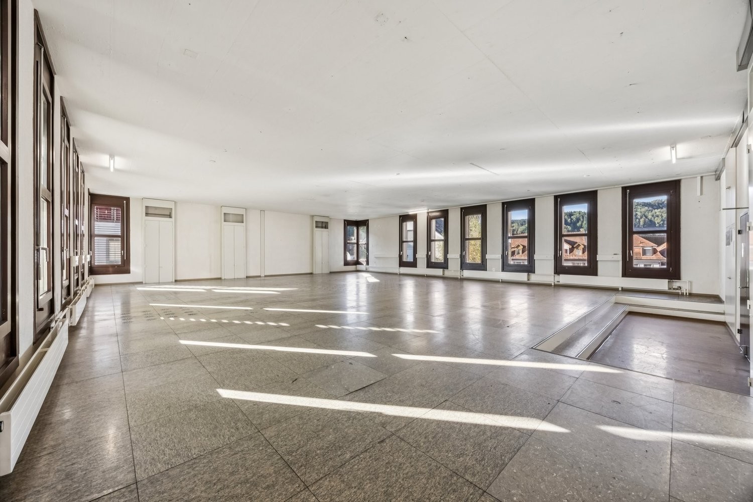190m² commercial, photo 3 of 6