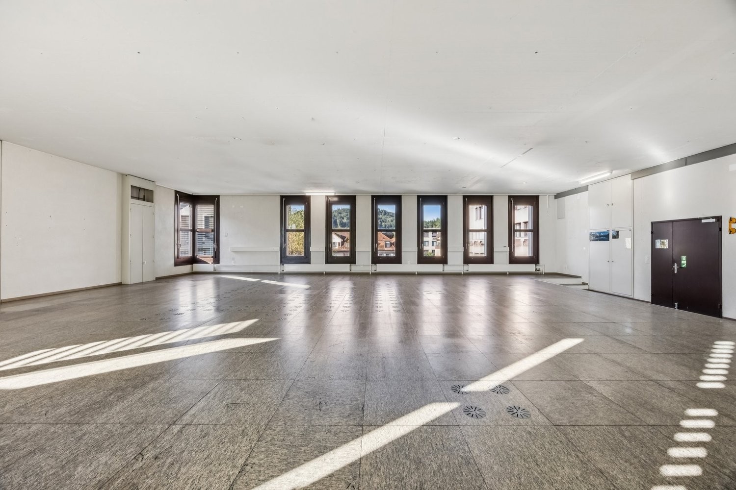 190m² commercial, photo 4 of 6