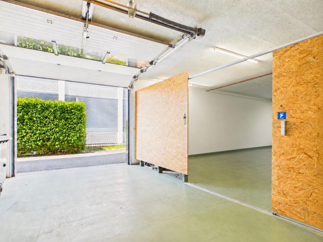 125m² commercial