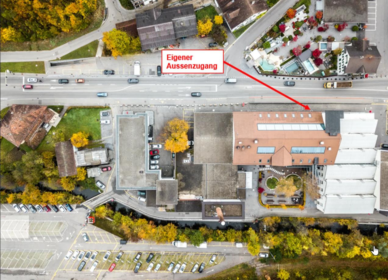 174m² shop