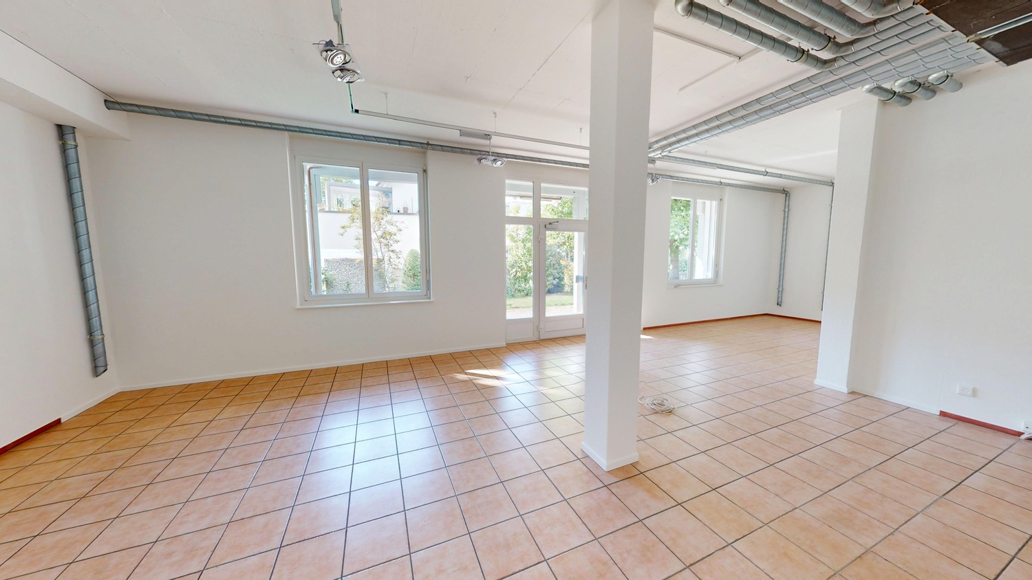 32m² commerciale