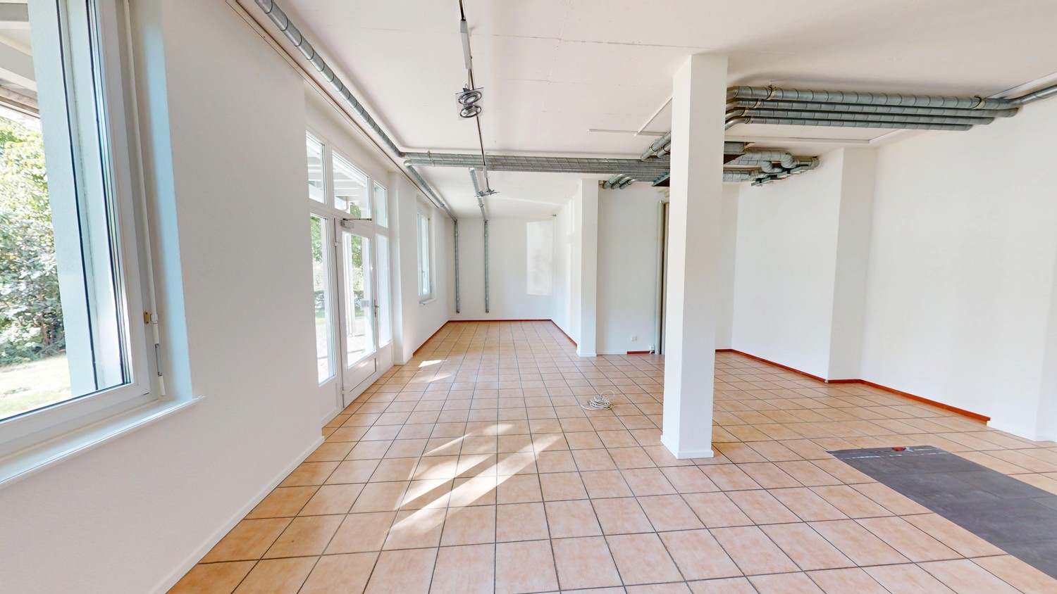 32m² commerciale