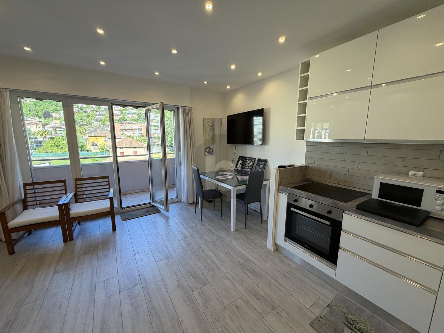 1 ½ rooms apartment, photo 2 of 2