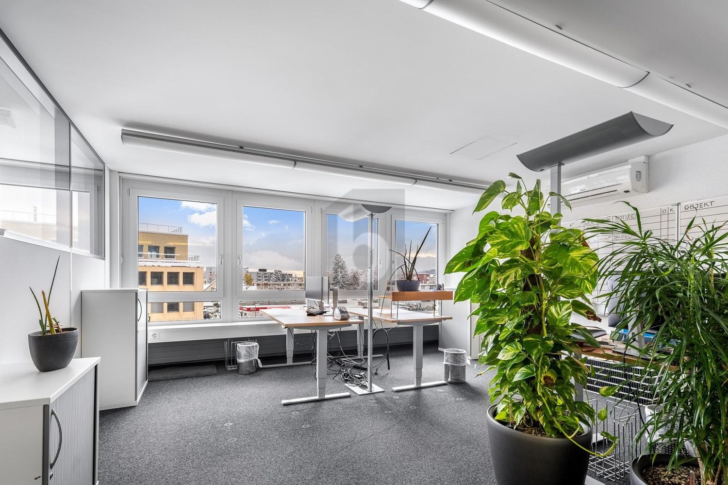 300m² office, photo 1 of 4