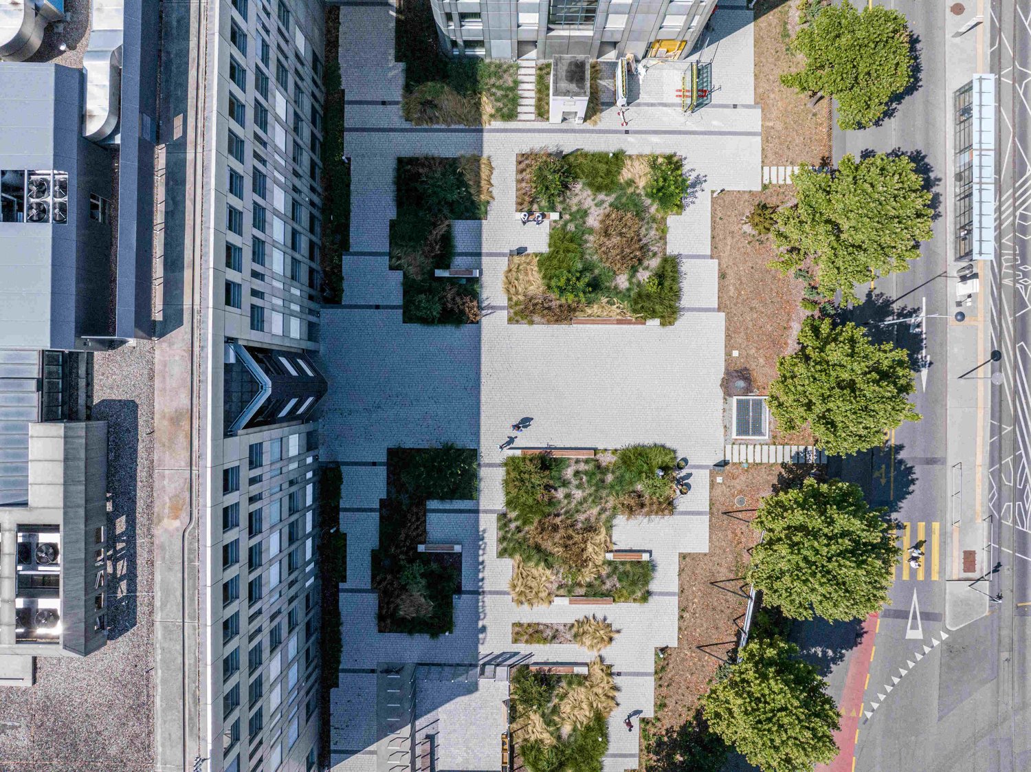 350m² office, photo 1 of 10