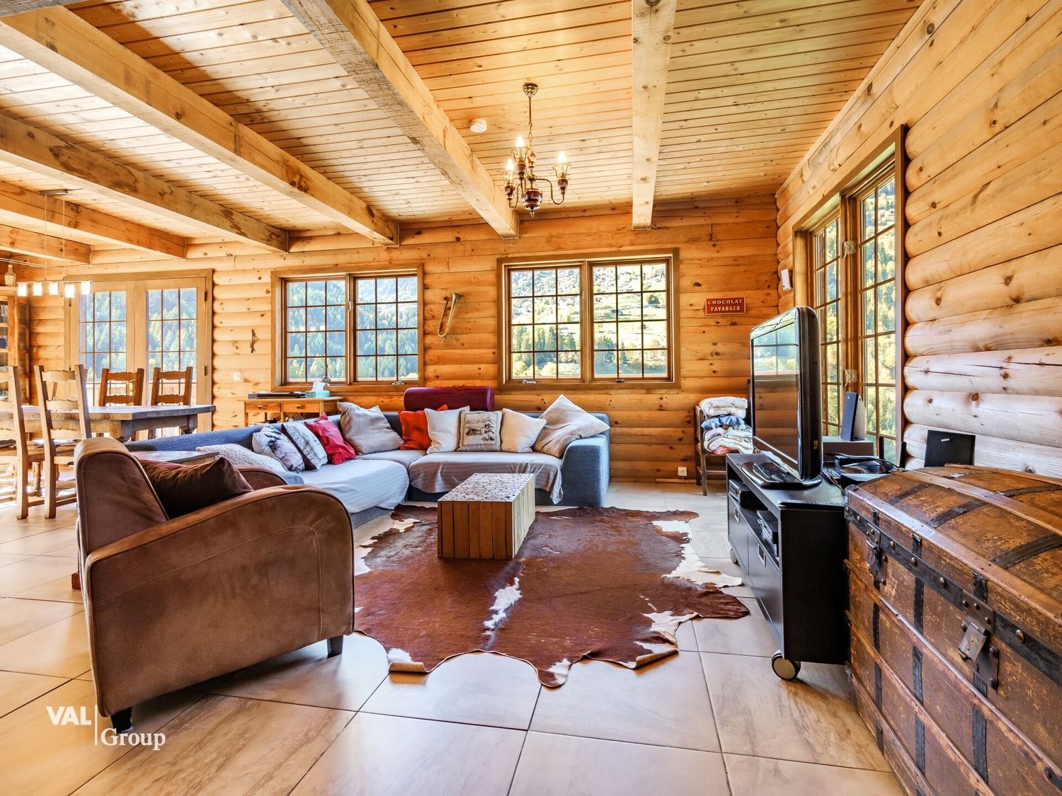 10 rooms chalet, photo 2 sur 10