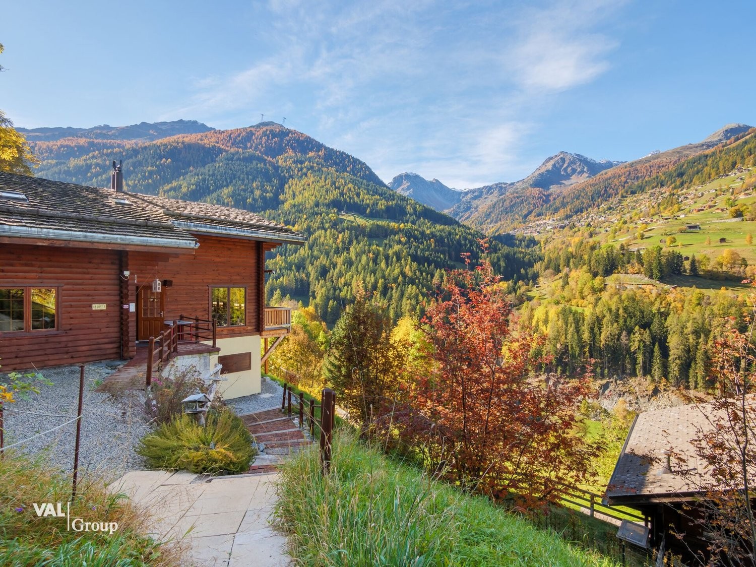 10 rooms chalet, photo 1 sur 10
