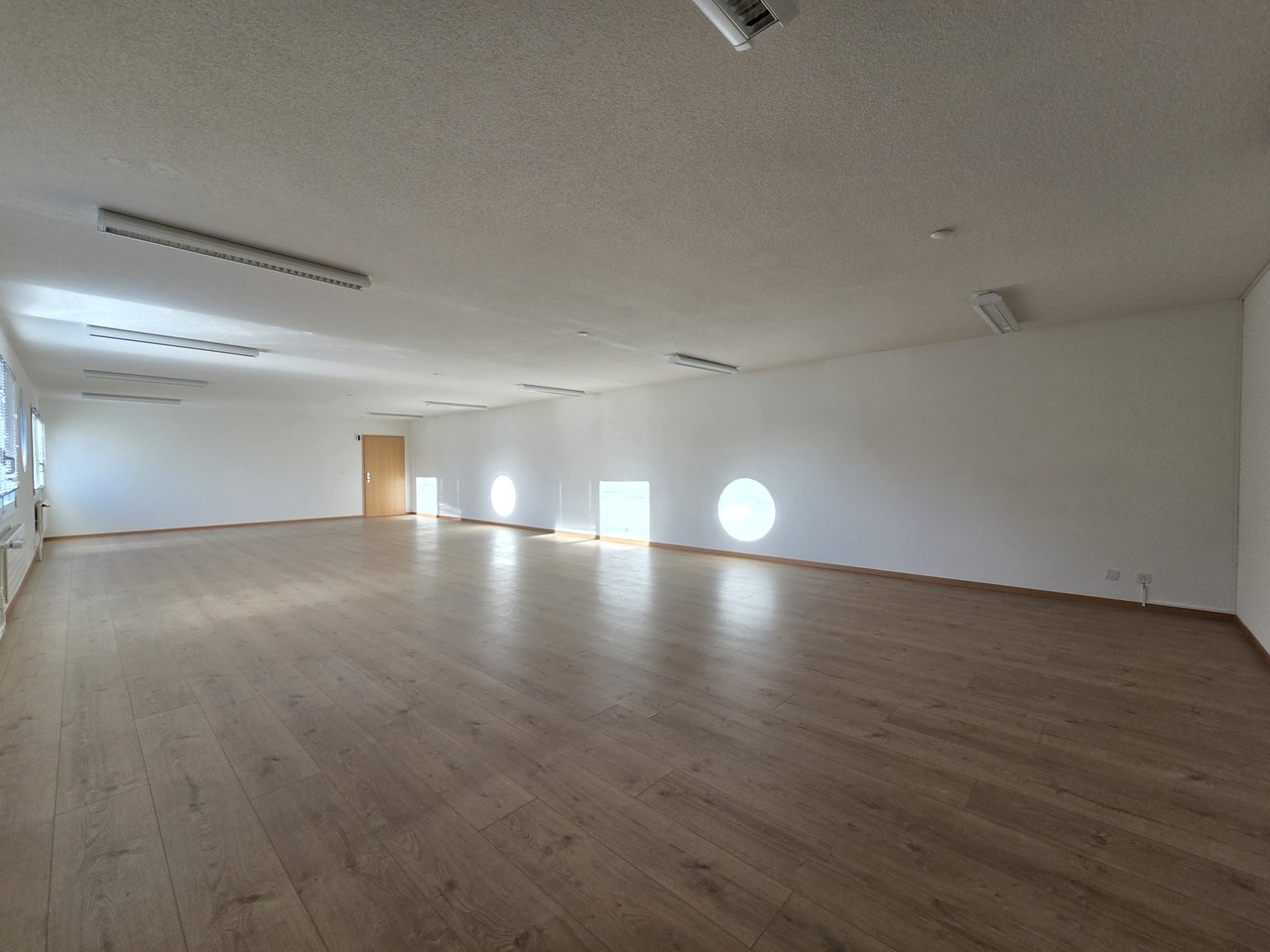 95m² office