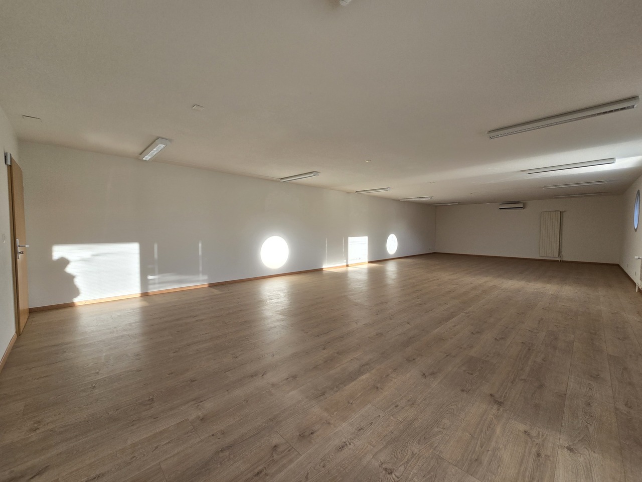 95m² office
