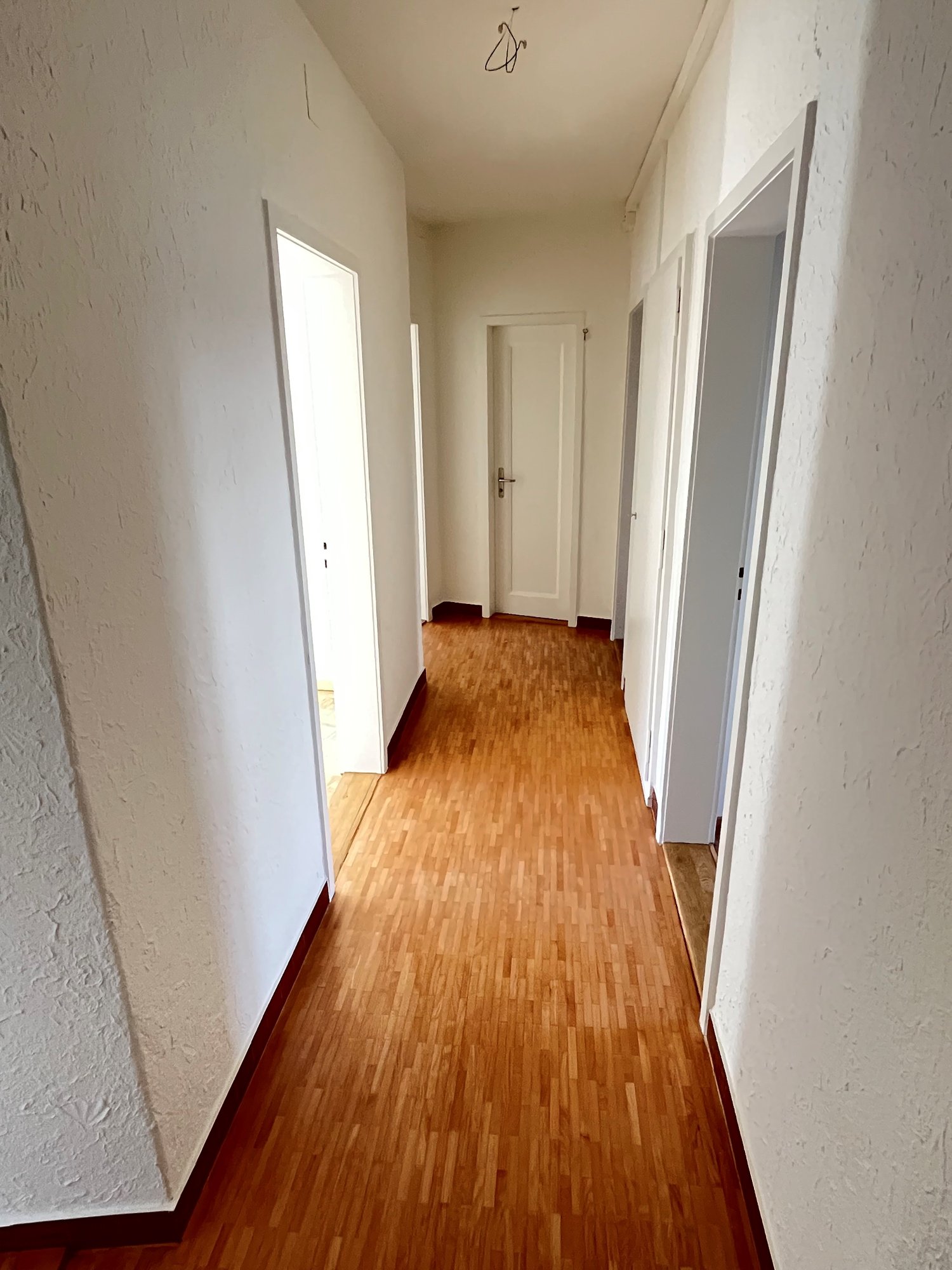 83m² commercial, photo 2 of 9