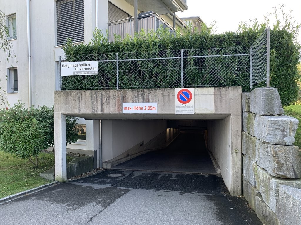 Place de stationnement disponible
