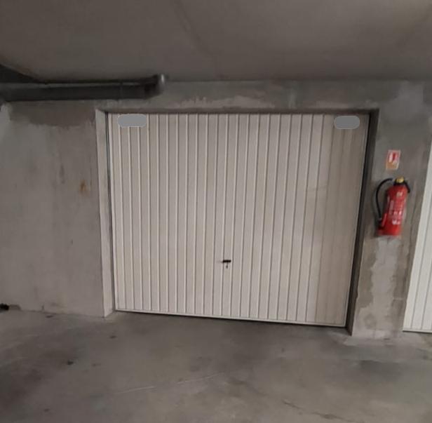 Garage, photo 2 of 3