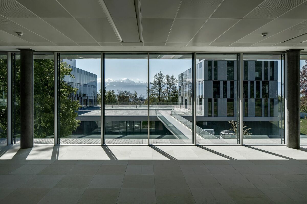 221m² office, photo 1 of 10