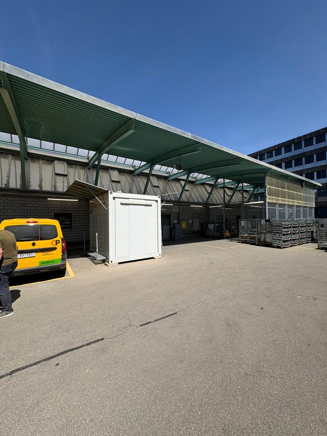784m² commercial