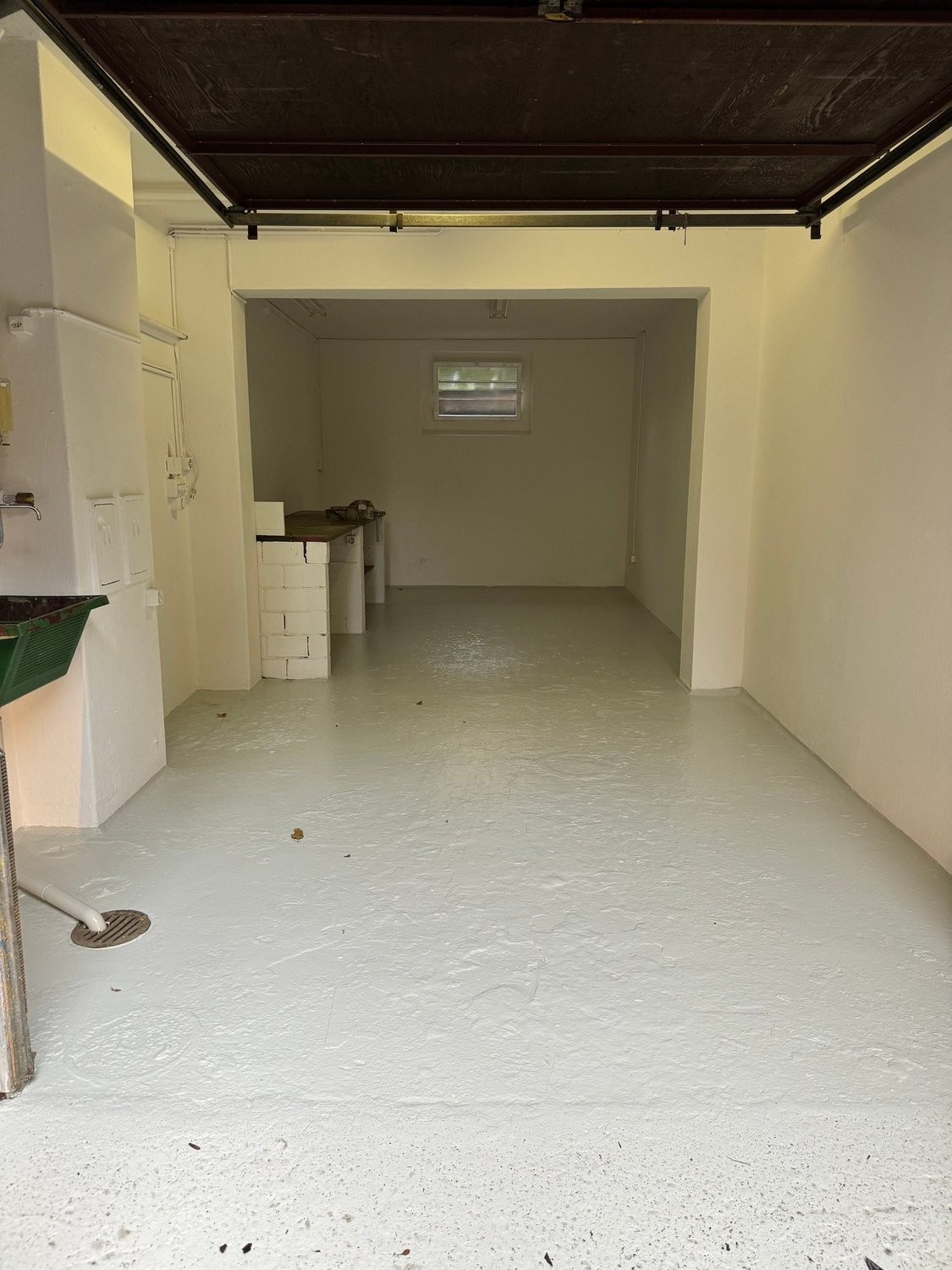 Double garage, photo 2 of 4