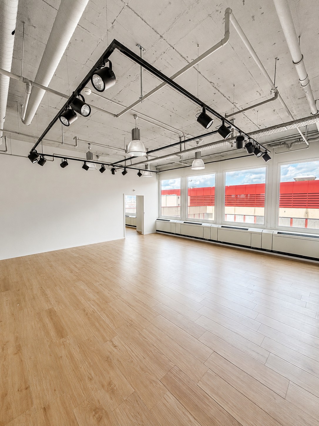 550m² commercial, photo 9 of 10