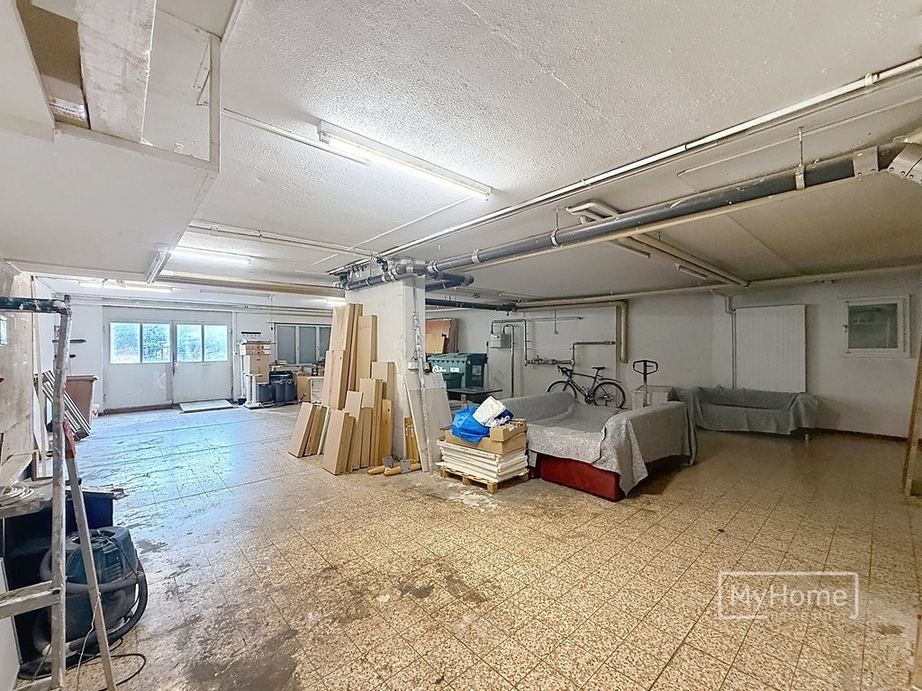 111m² commercial, photo 1 of 4
