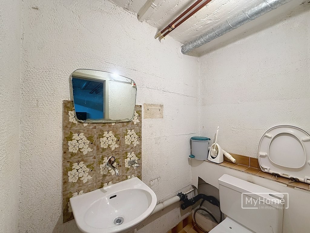 111m² commercial, photo 3 of 4