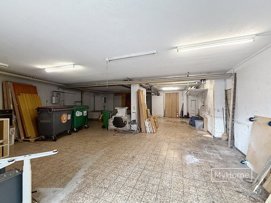 111m² commercial, photo 2 of 4