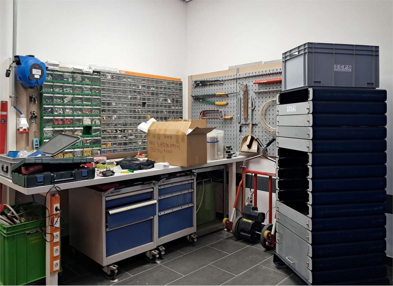 Office, photo 6 of 6