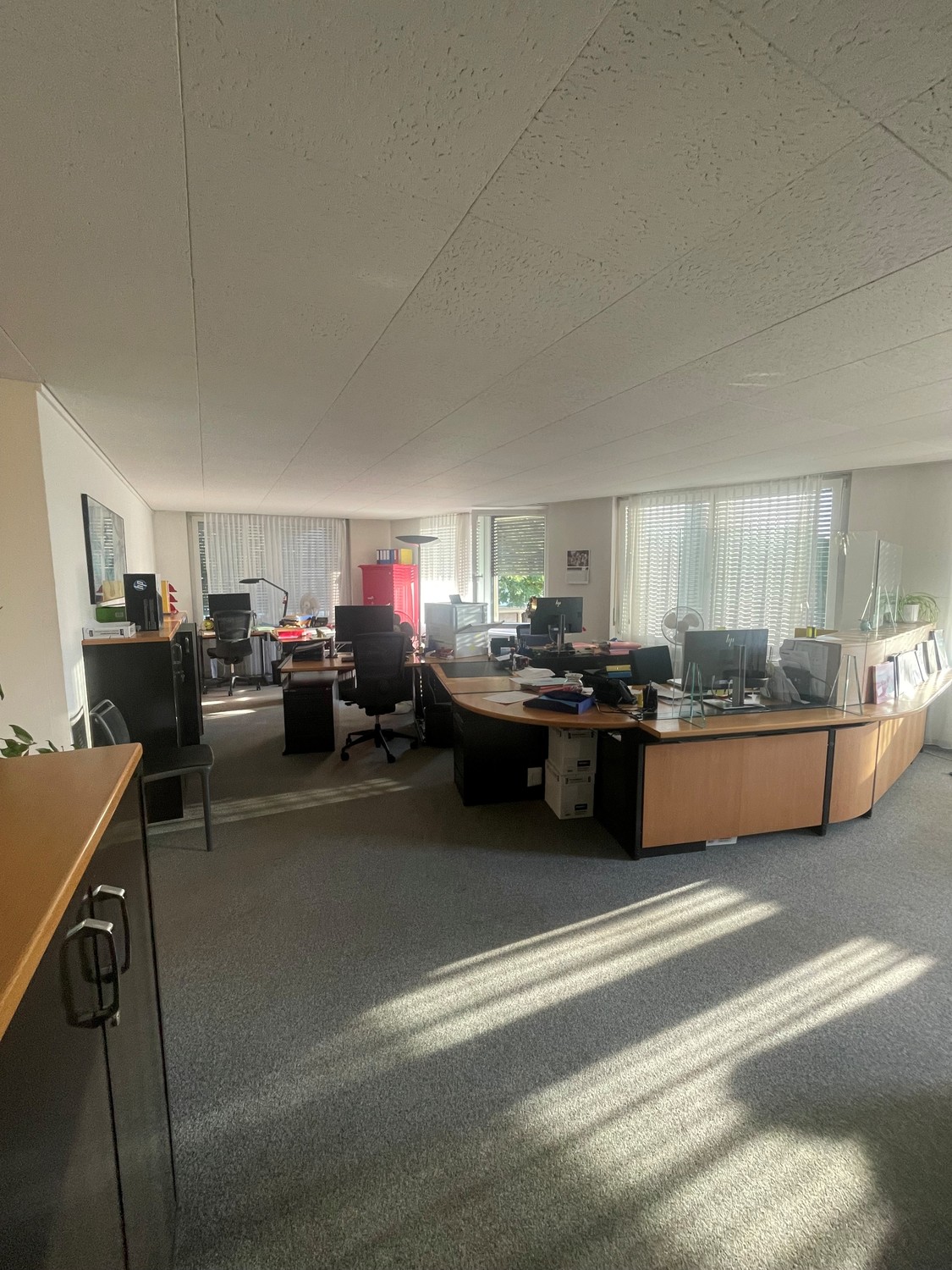 223m² office, photo 2 of 3