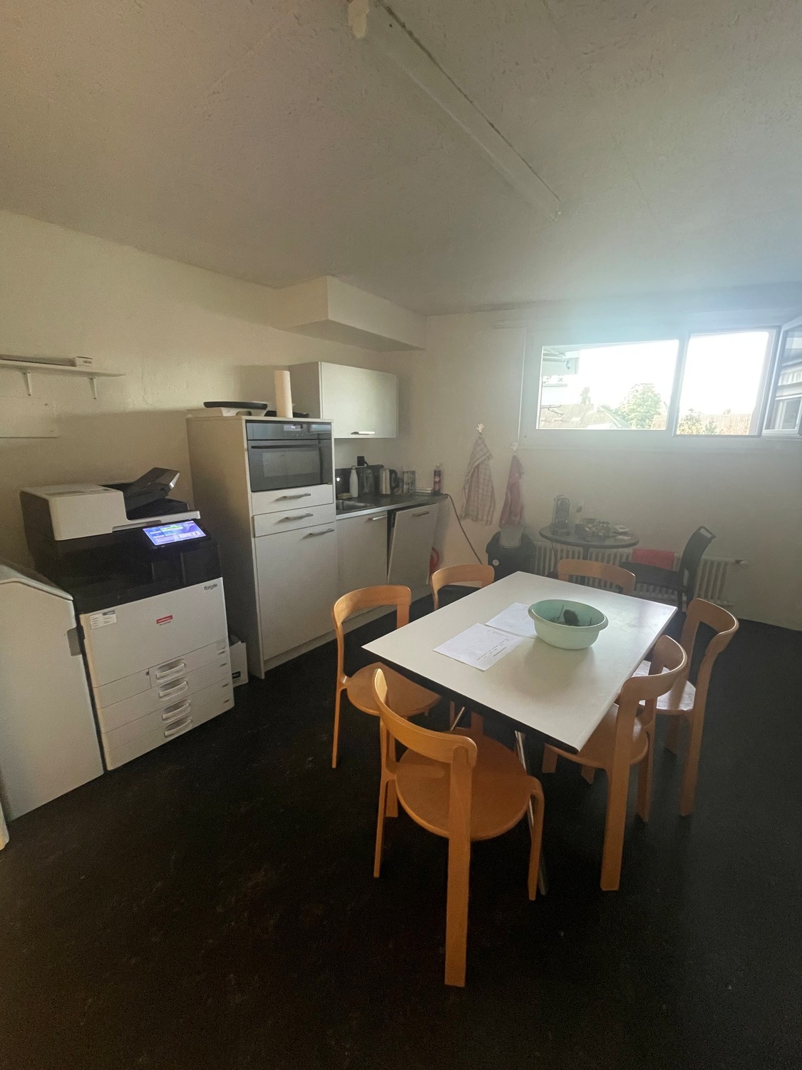 223m² office, photo 1 of 3