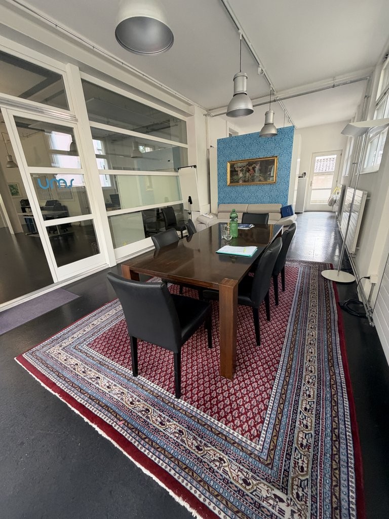 180m² office
