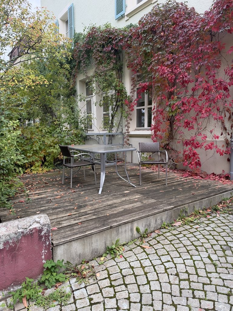 180m² office