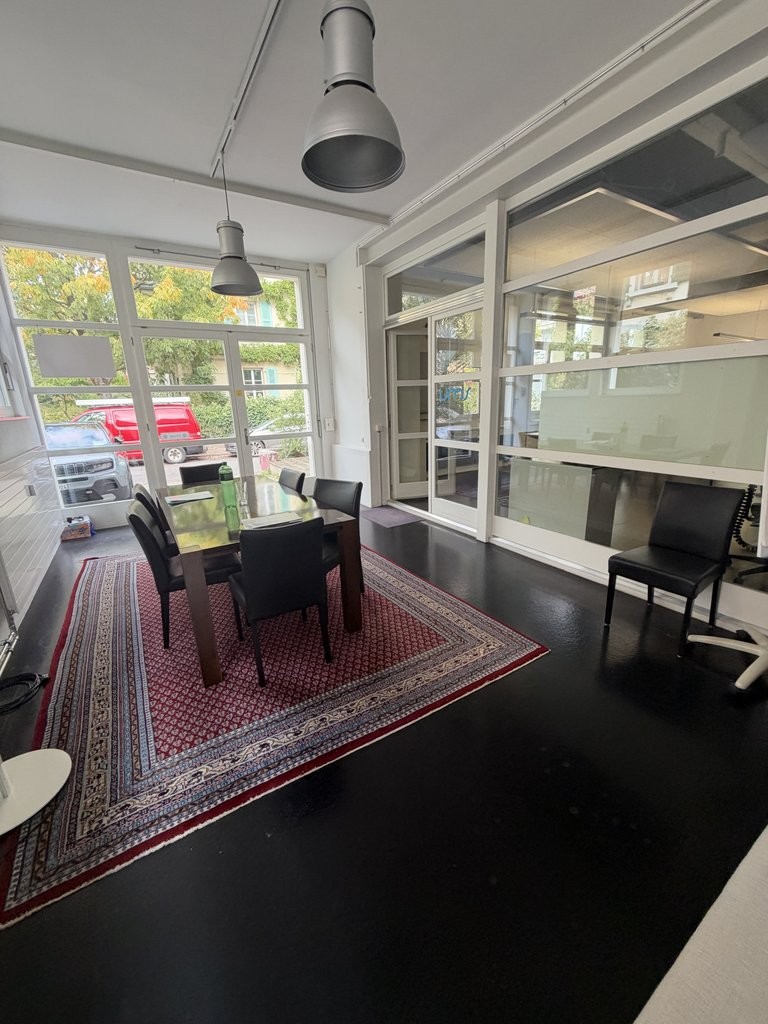 180m² office