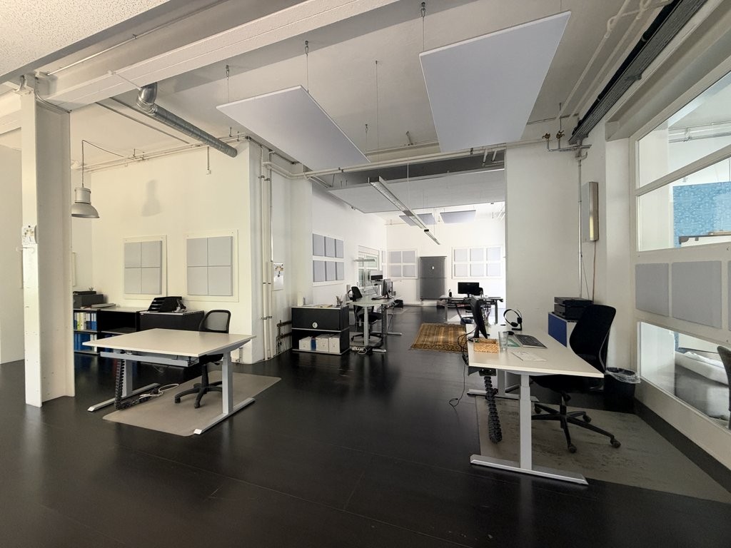 180m² office