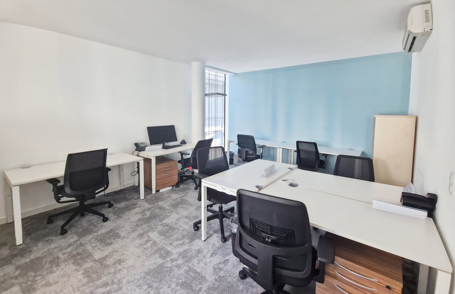 220m² office