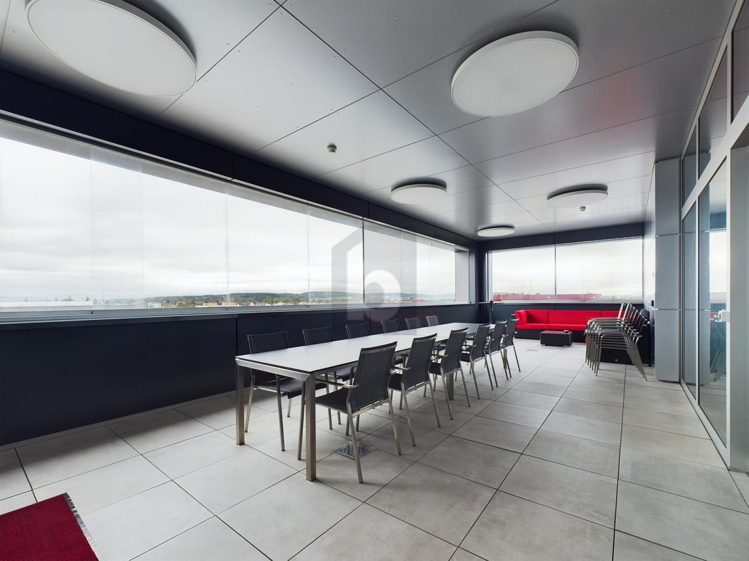 351m² office