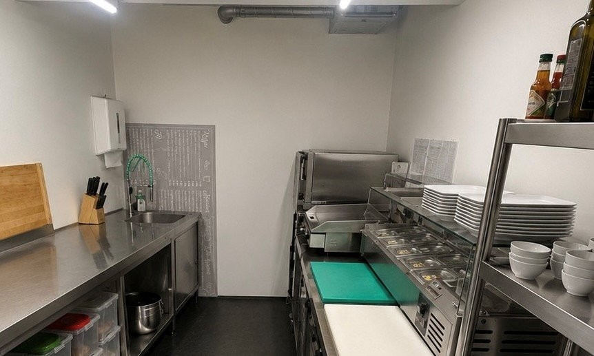 66m² commerciale