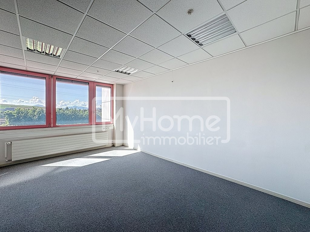 805m² shop, photo 3 of 10