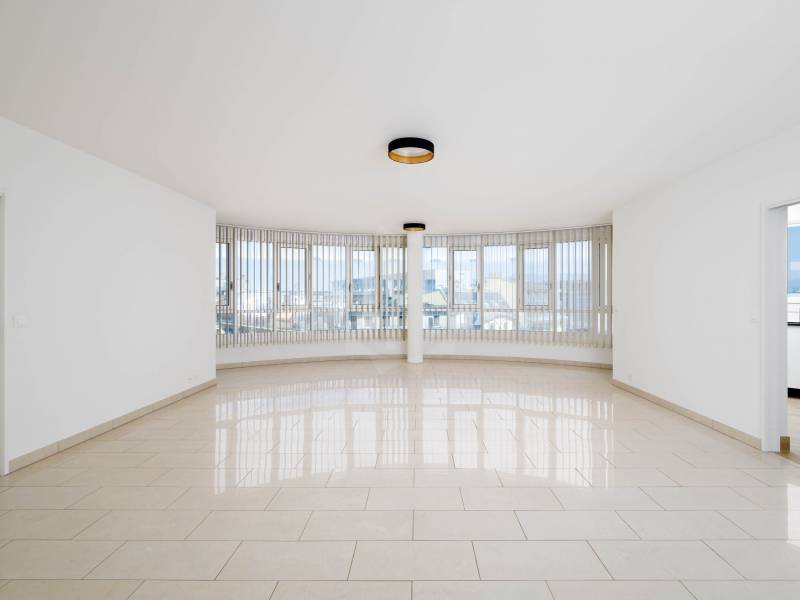 6 rooms apartment, photo 3 of 10