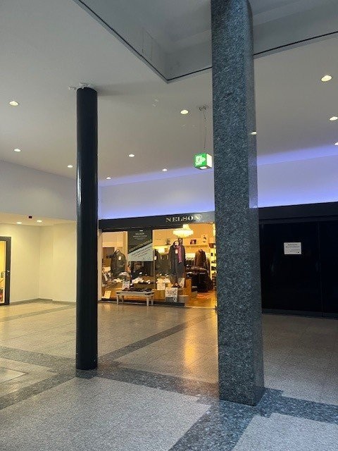 105m² shop, photo 4 of 4